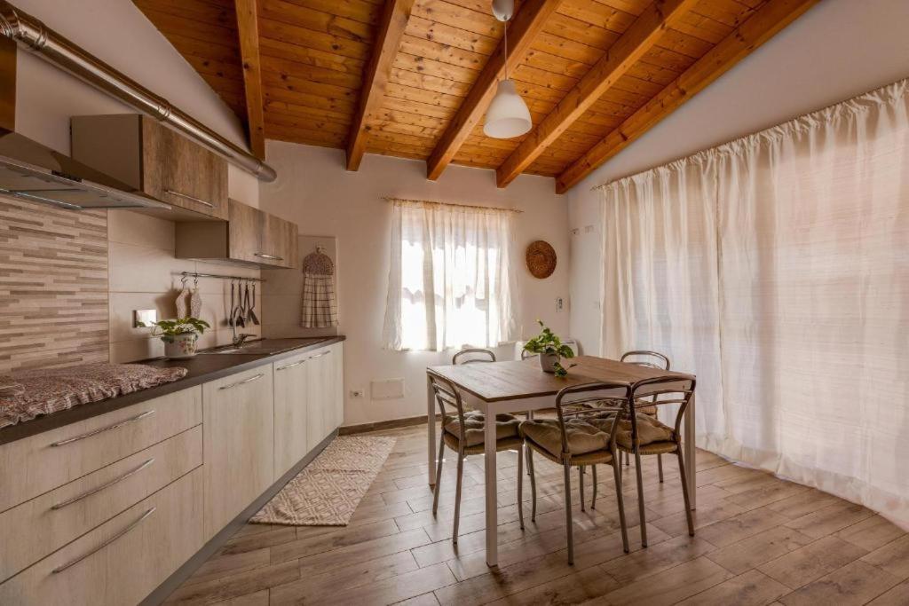 La Casa Delle Zie - Cabras Villa Exterior photo