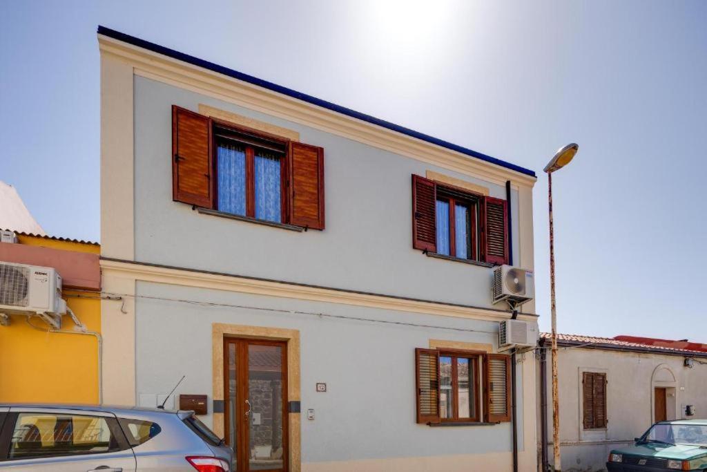 La Casa Delle Zie - Cabras Villa Exterior photo