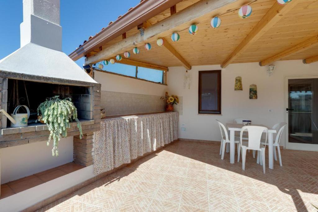 La Casa Delle Zie - Cabras Villa Exterior photo